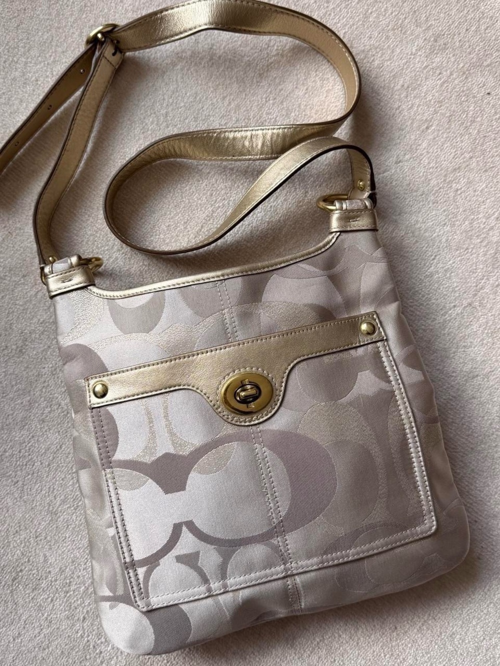 Y2K Coach Penelope Metallic Signature Optic Crossbody Hobo City Bag